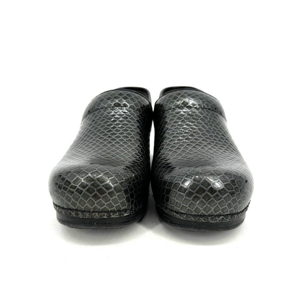 Dansko XP Patent Leather Faux Reptile Skin Charcoal Grey Silver Mule Clog 38 - Picture 5 of 8
